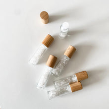 Carregar imagem no visualizador da galeria, frasco ROLL-ON | tampa bambu + pedra natural (PRONTA ENTREGA!)